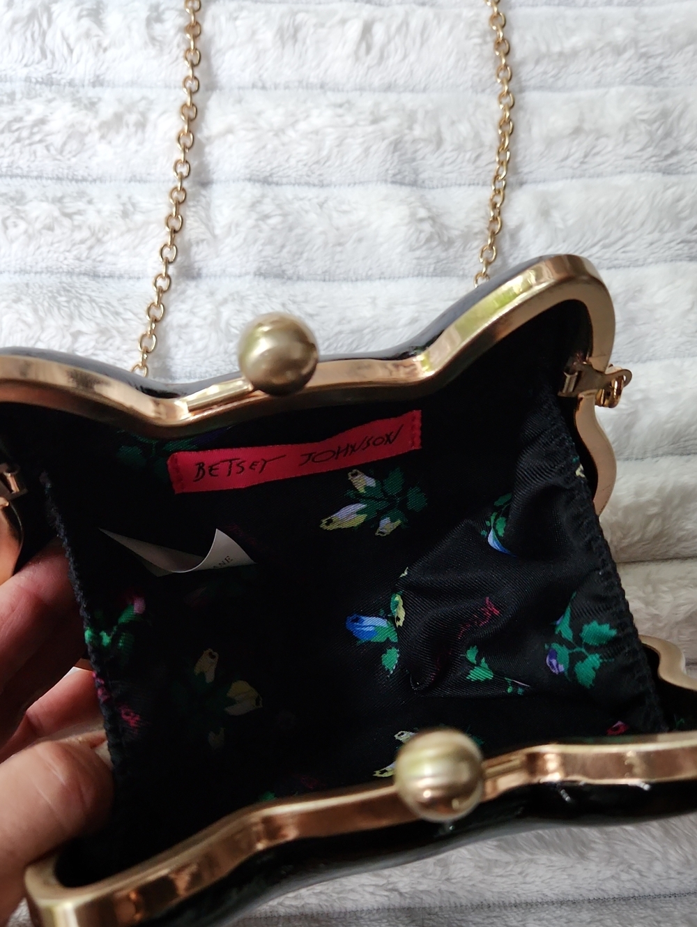 Betsey Johnson Black Cat-Shaped Crossbody Bag with Gold Chain - Picture 7 of 7